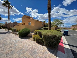 75 Avenza Dr in Henderson, NV - Building Photo - Building Photo