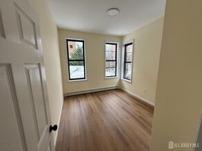 290 King St in Perth Amboy, NJ - Building Photo - Building Photo