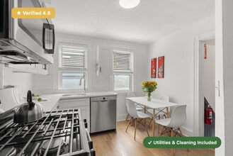 Furnished Bedroom in Jamaica Plain in Boston, MA - Foto de edificio - Building Photo