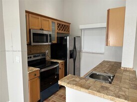 2831 N Oakland Forest Dr in Oakland Park, FL - Building Photo