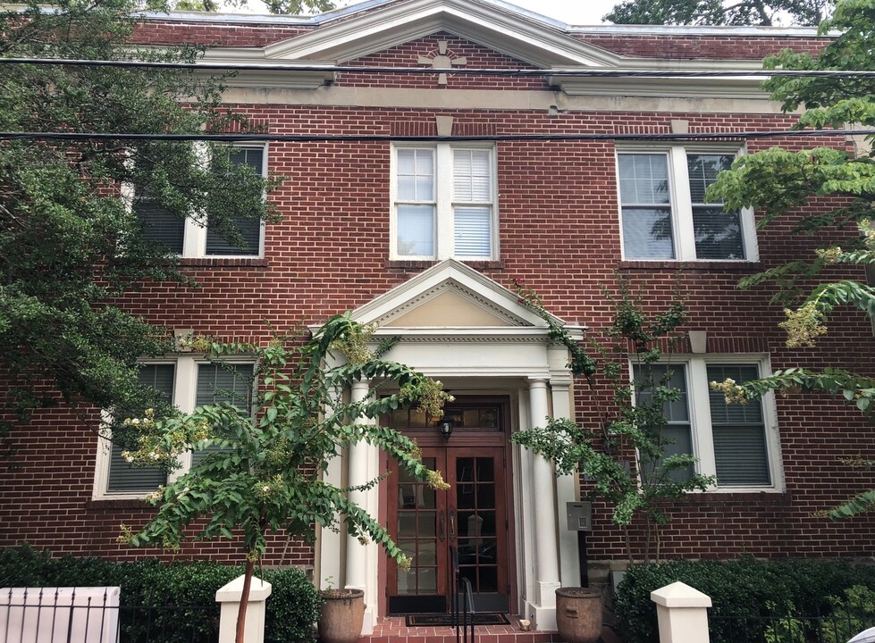 733 Frederica St NE in Atlanta, GA - Foto de edificio