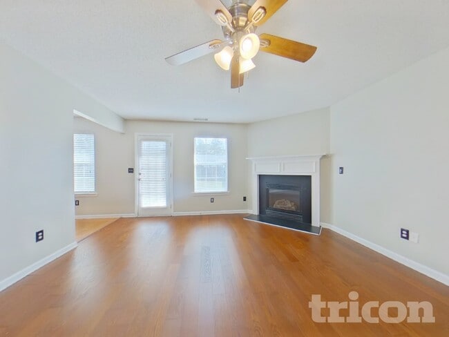 6985 Borowood Ln in Douglasville, GA - Foto de edificio - Building Photo