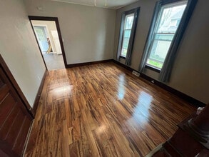2279 Foye St in Dubuque, IA - Building Photo - Building Photo