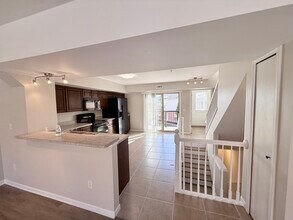 14072 Lakeside Blvd N in Shelby Township, MI - Building Photo - Building Photo