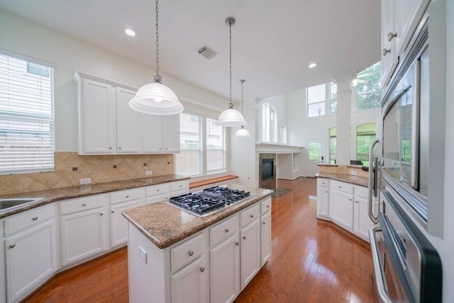 1415 Sue Barnett Dr in Houston, TX - Building Photo - Building Photo