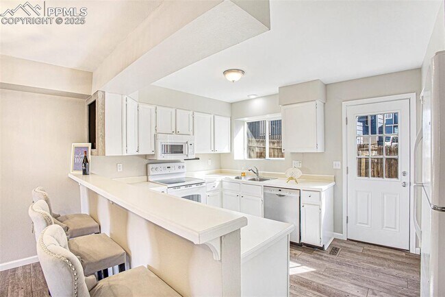 2624 Bannister Ct in Colorado Springs, CO - Foto de edificio - Building Photo
