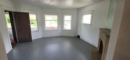 626 E 130th St in Cleveland, OH - Building Photo - Building Photo