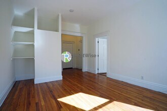 1302 Commonwealth Avenue, Unit 4 in Boston, MA - Building Photo - Building Photo