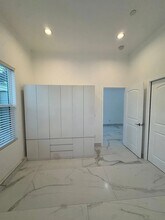 22013 Tulsa St in Los Angeles, CA - Building Photo - Building Photo