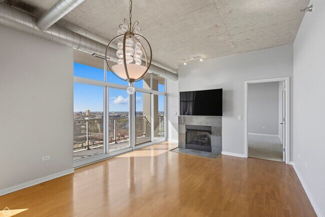 700 N Larrabee St, Unit 1715 in Chicago, IL - Foto de edificio - Building Photo
