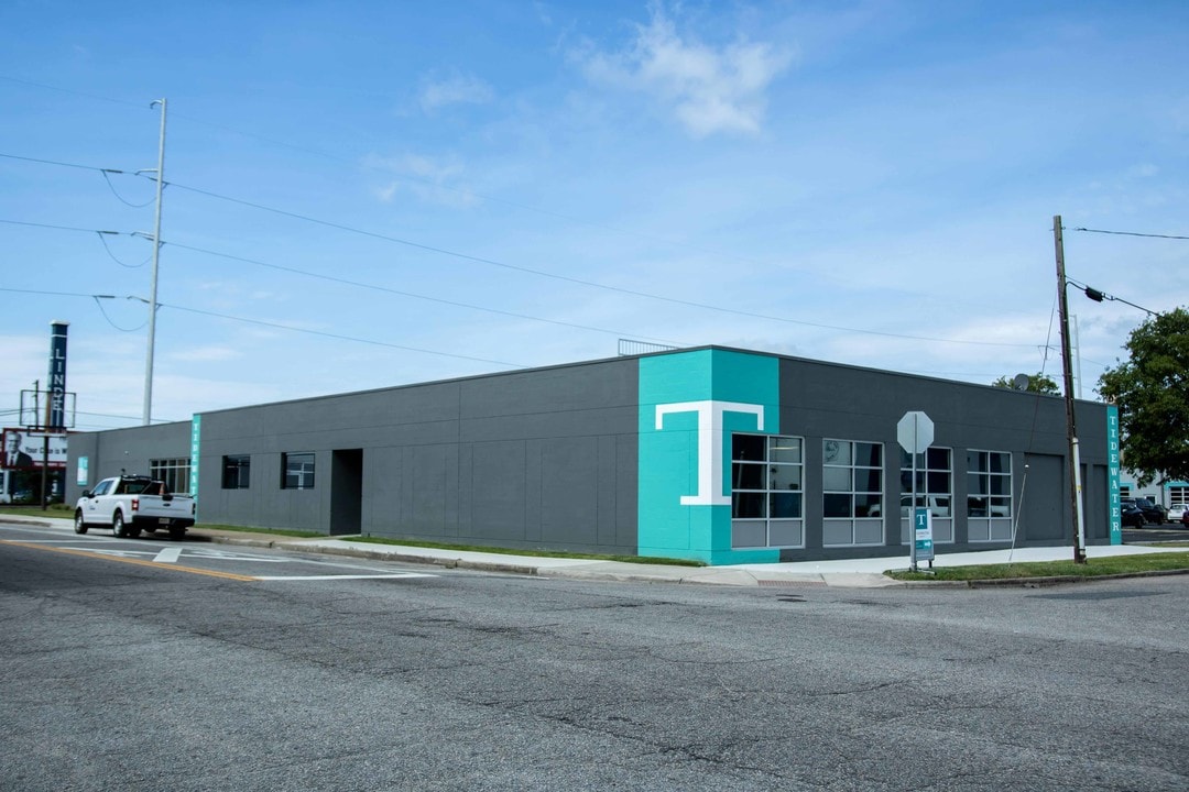 Tidewater Square in Norfolk, VA - Building Photo