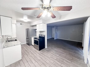 1550 W Ashlan Ave in Fresno, CA - Building Photo - Building Photo