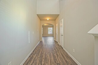 12418 Maura Lane in Houston, TX - Foto de edificio - Building Photo