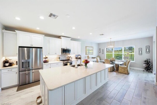 4016 Pegasus Wy in Naples, FL - Building Photo - Building Photo