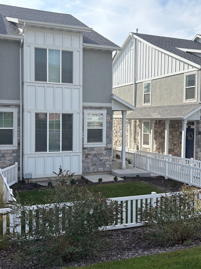 520 S Orchard Dr, Unit 24 in Bountiful, UT - Building Photo - Building Photo