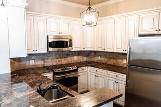 445 W Blount Ave in Knoxville, TN - Building Photo - Building Photo