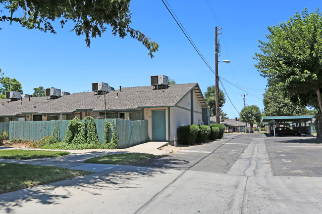 315-333 3rd St in Merced, CA - Building Photo - Building Photo