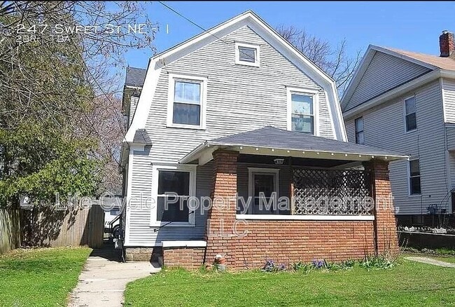 247 Sweet St NE in Grand Rapids, MI - Building Photo - Building Photo