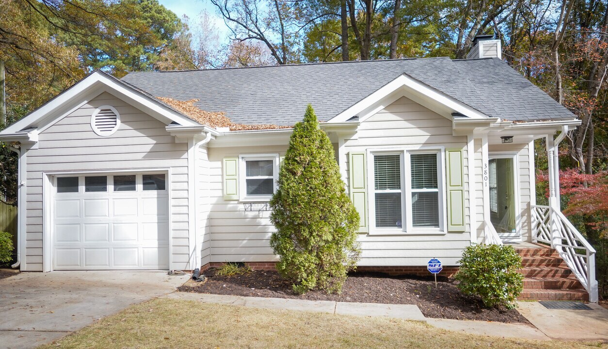 3801 Lake Point Cir in Raleigh, NC - Building Photo