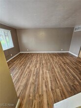 1614 Lee Terrace Dr in Wickliffe, OH - Building Photo - Building Photo