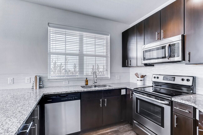 Centre Court in Louisville, CO - Foto de edificio - Building Photo