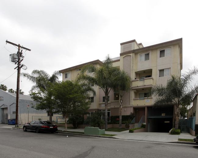 Wilshire City Lights in Los Angeles, CA - Building Photo - Building Photo