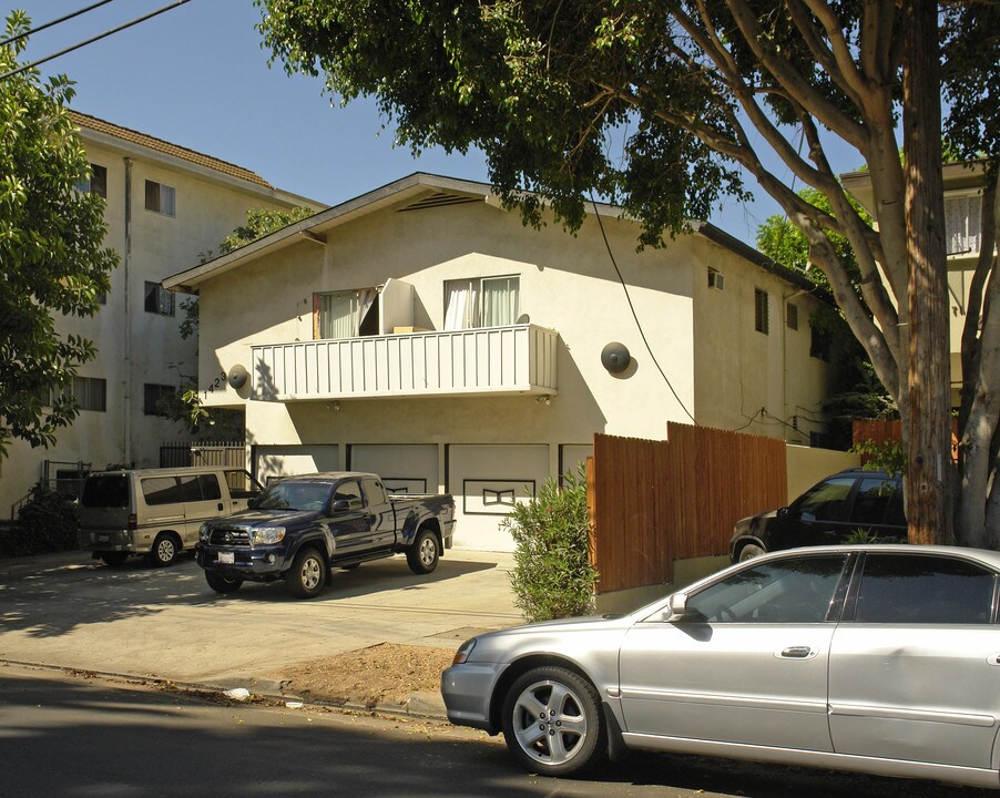 1423 N Fuller Ave in Los Angeles, CA - Foto de edificio