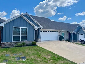 Aria Village in Whitehouse, TX - Building Photo - Interior Photo
