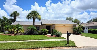 3803 Easton St in Sarasota, FL - Building Photo