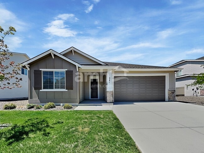 property at 941 N Rivermist Pl