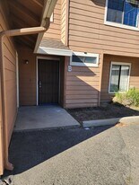 1313 Claus Rd in Modesto, CA - Building Photo