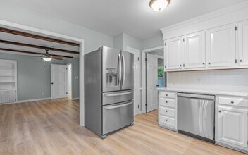 631 Luray Terrace in Chesapeake, VA - Building Photo - Building Photo