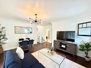 7865 Willoughby Ave, Unit 7865 in West Hollywood, CA - Building Photo - Building Photo