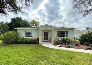 273 Catalan Blvd NE in St. Petersburg, FL - Building Photo - Building Photo