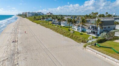 1194 Hillsboro Mile Unit 1 in Hillsboro Beach, FL - Foto de edificio - Building Photo