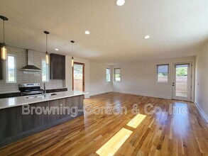 313 Pioneer Ln in Nashville, TN - Foto de edificio - Building Photo