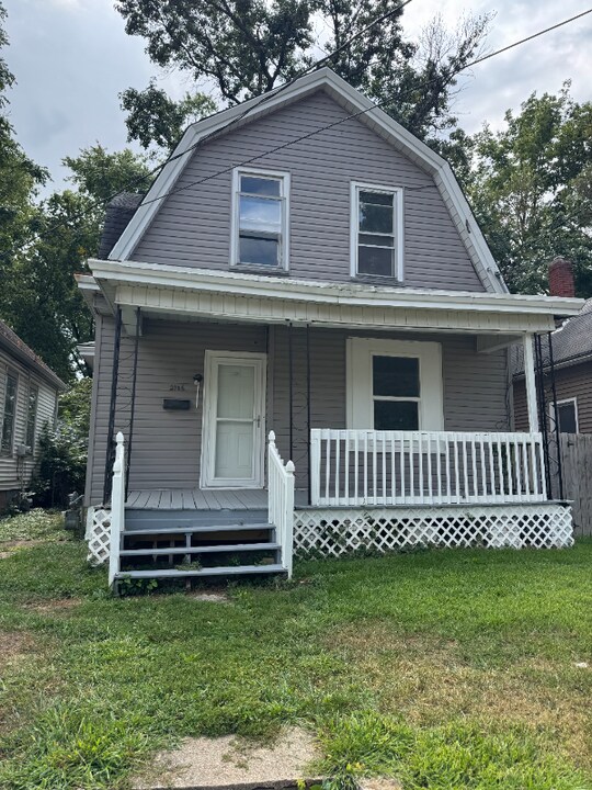 2106 W Millman St in Peoria, IL - Building Photo