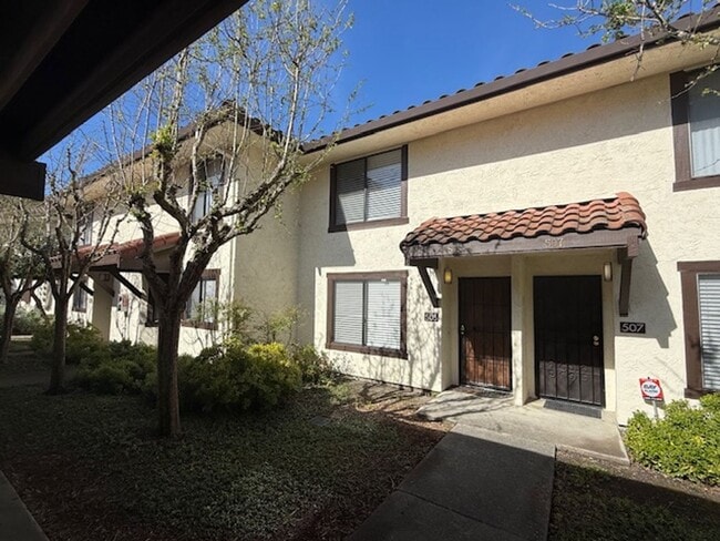 property at 505 Del Valle Cir