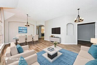 1015 Morningside Dr in Grand Prairie, TX - Foto de edificio - Building Photo