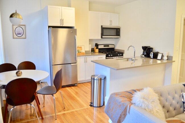 30 E Springfield St, Unit 3