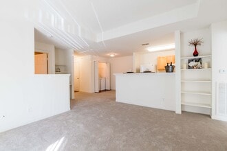 Woodwind Villa Apartments in Woodbridge, VA - Foto de edificio - Building Photo