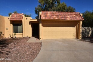 5301 S Mitchell Dr in Tempe, AZ - Building Photo