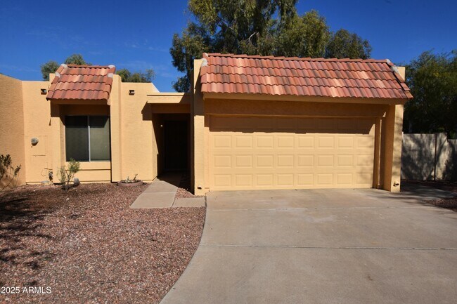 property at 5301 S Mitchell Dr