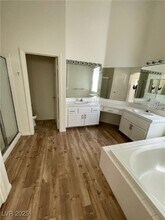 9728 Echo Hills Dr in Las Vegas, NV - Building Photo - Building Photo