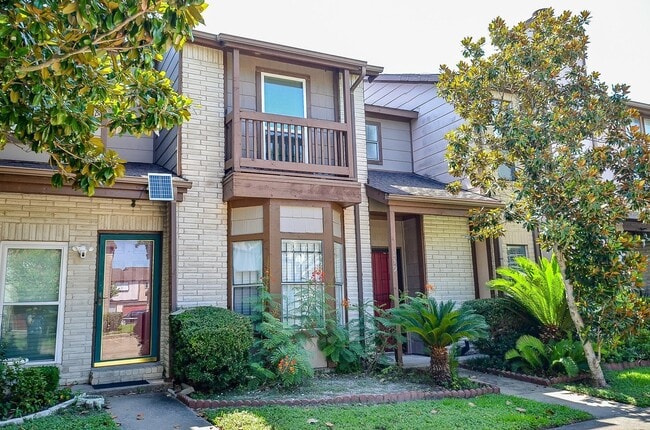 12300 Brookglade Cir in Houston, TX - Foto de edificio - Building Photo