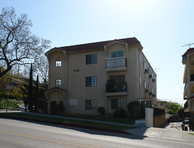 549 N Normandie Ave in Los Angeles, CA - Foto de edificio - Building Photo