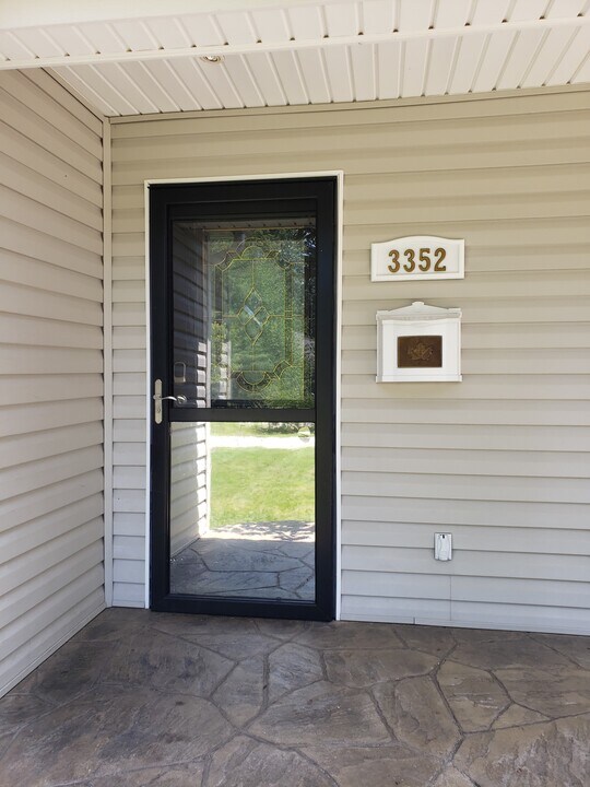 3352 Van Fleet Pkwy in Toledo, OH - Building Photo
