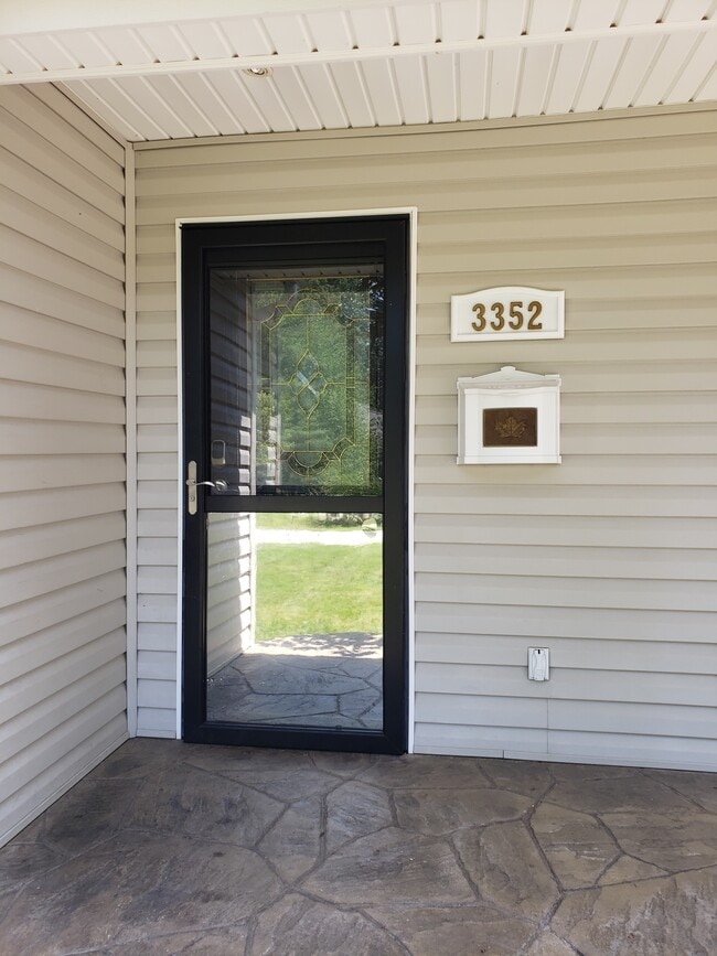 3352 Van Fleet Pkwy
