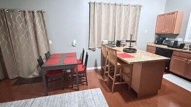 15332 Ashworth Ave N in Shoreline, WA - Building Photo - Building Photo