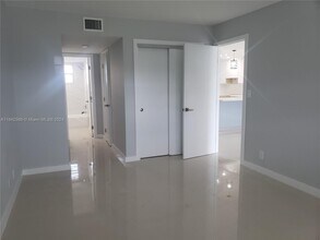 4700 Washington St, Unit 404 in Hollywood, FL - Building Photo - Building Photo